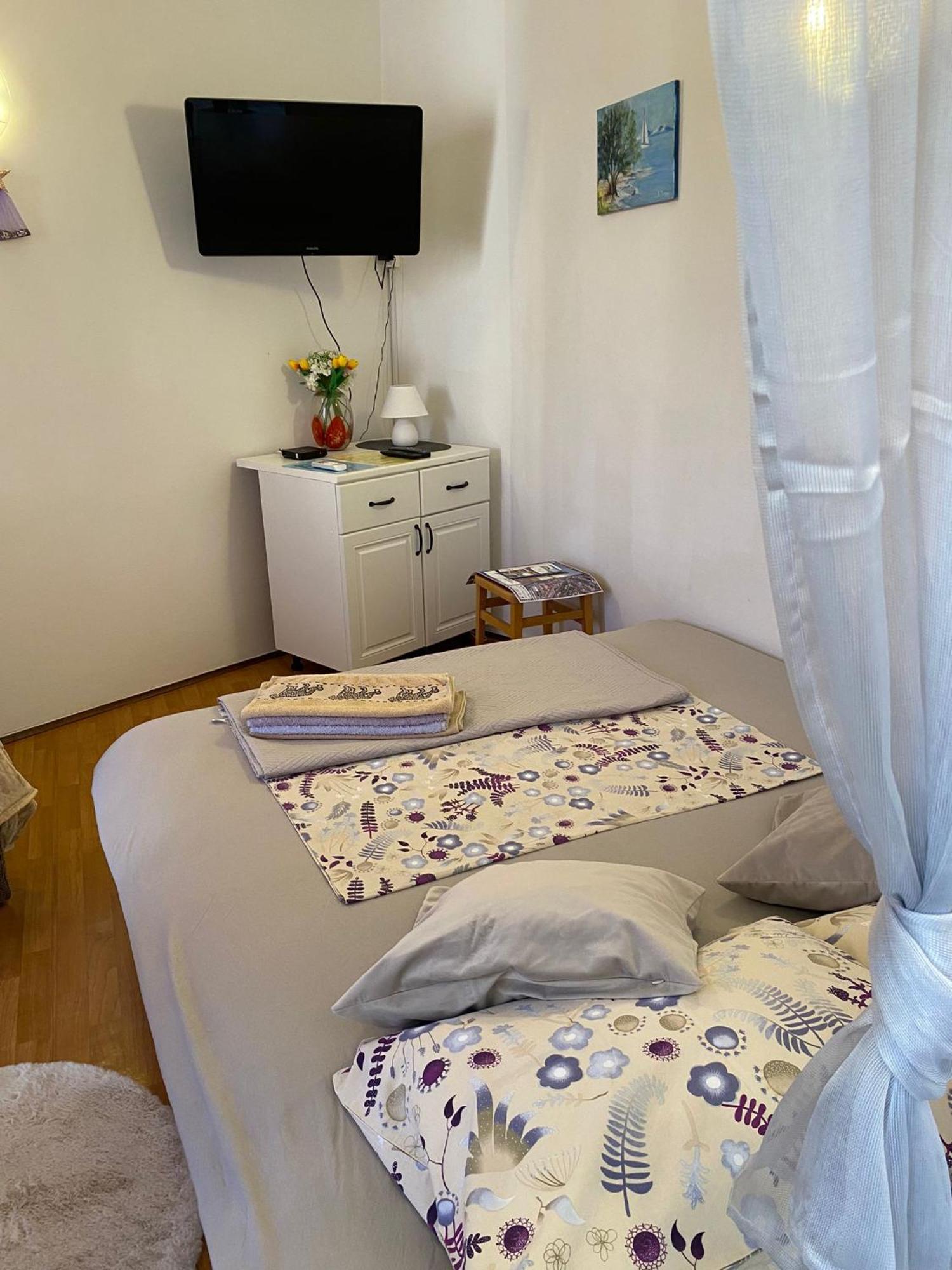 Bright And Charming Studio Apartment Риека Экстерьер фото